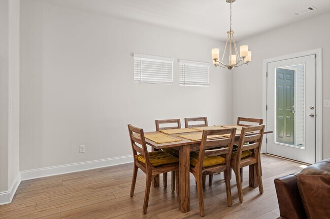 Building Photo - 4510 Skywood Ln
