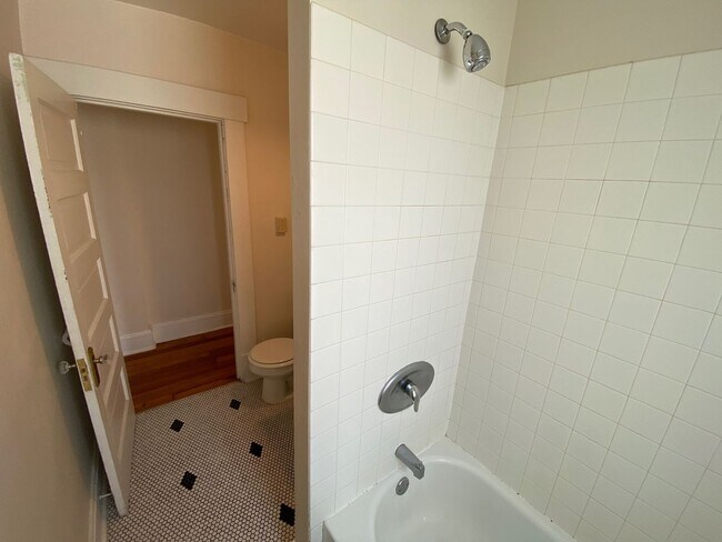 Building Photo - E 4th Ave 88-90 NCR