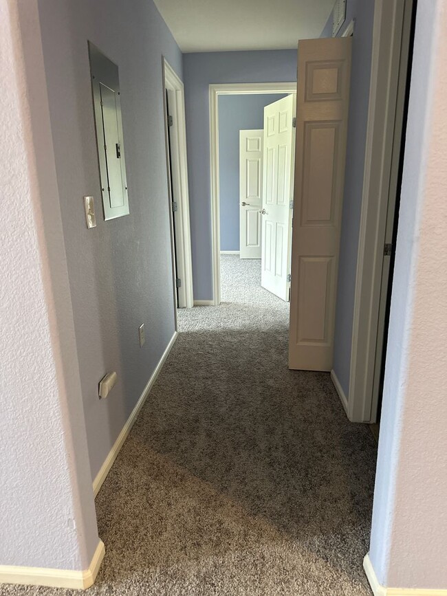 Building Photo - 2 bedroom 2 bathroom Condo in Erie