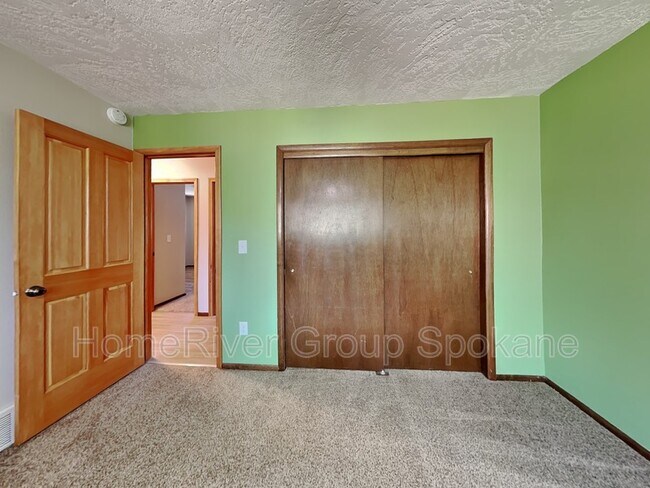 Building Photo - 13625 N Regal Ct
