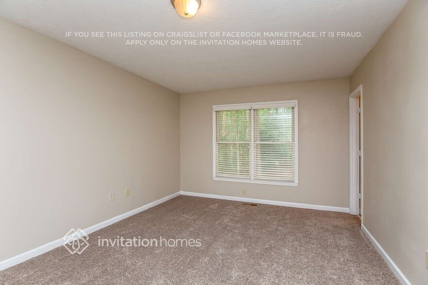 Building Photo - 155 Pilgrim Way