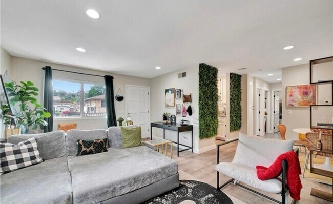 Building Photo - 12115 Wintergreen Dr