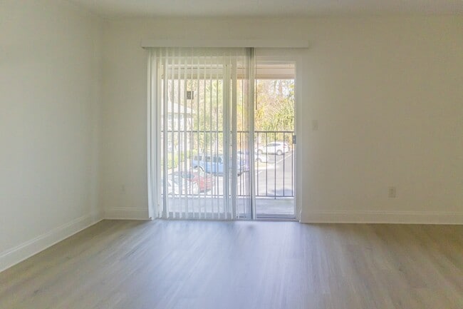 Building Photo - 3737 Loretto Rd