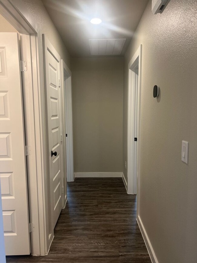 Building Photo - 3 bed 2 bath - Frenship ISD