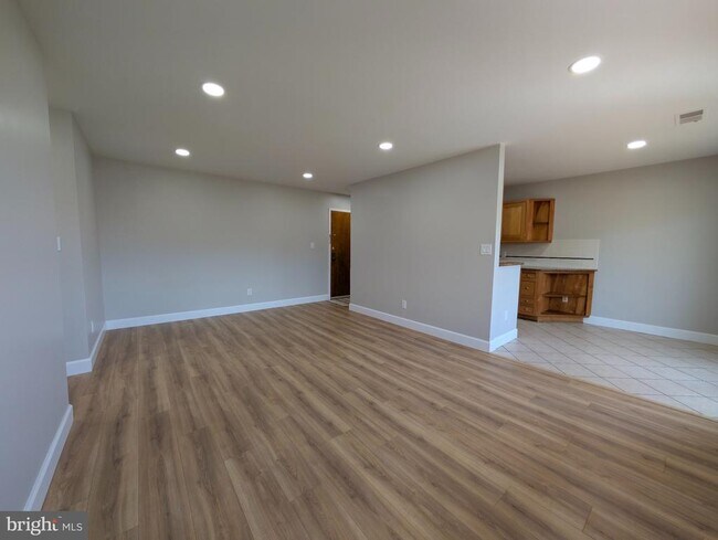 Building Photo - 6431 Richmond Hwy