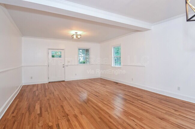 Building Photo - 83 Ormond St SE