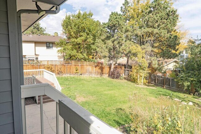Building Photo - 3427 Clubheights Dr