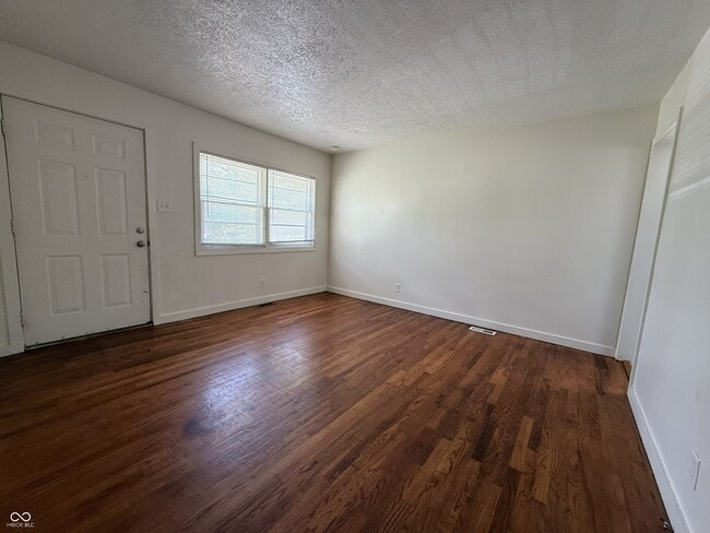 Building Photo - 122 N Routiers Ave