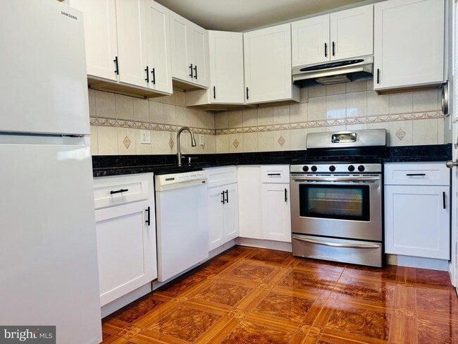 Building Photo - 2 Durness Ct