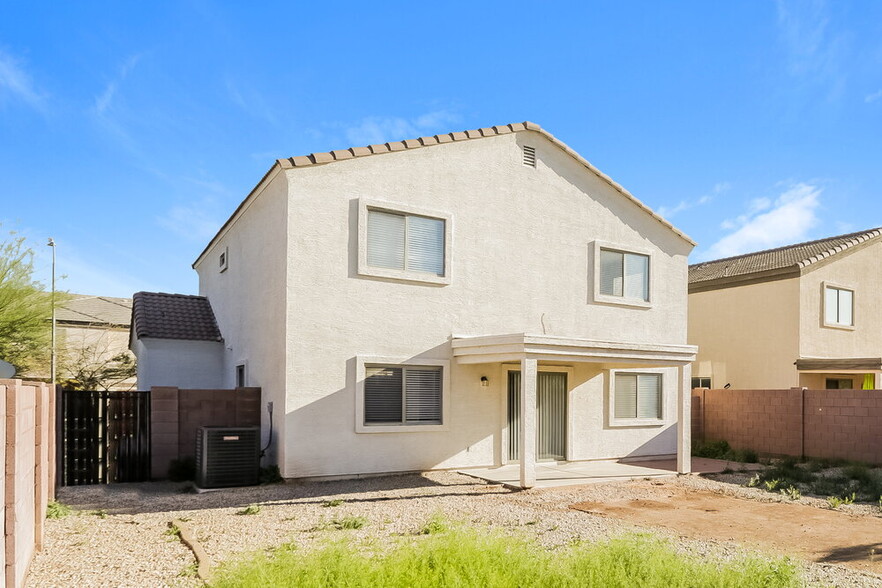 Building Photo - 3419 W Sunland Ave