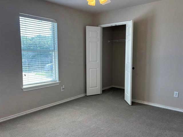 Building Photo - 2703 Mountain View Dr