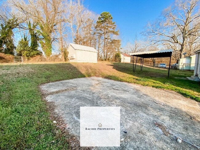 Building Photo - Charming Cottage Living in the Heart of Clinton