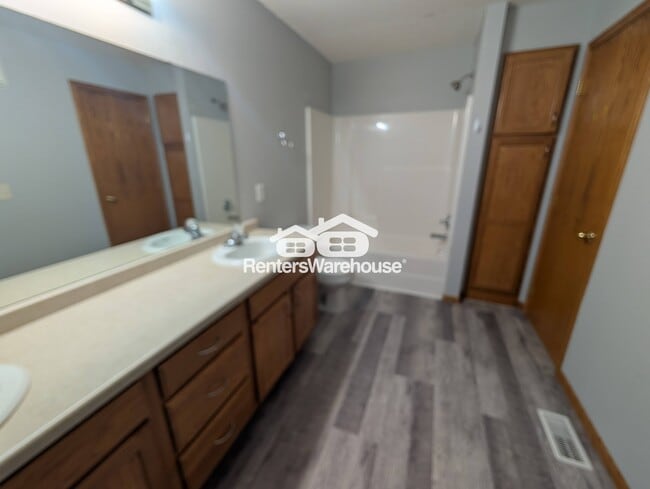 Building Photo - 10549 64th Way NE