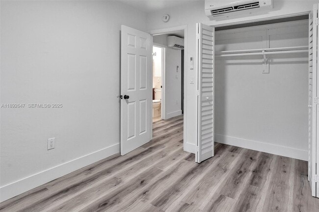 Building Photo - 4037 SW 65th Ave