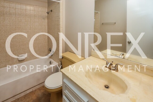 Building Photo - Lovely 3 Bedroom in Clinton