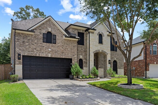 Building Photo - 13938 Sawmill Run Ln
