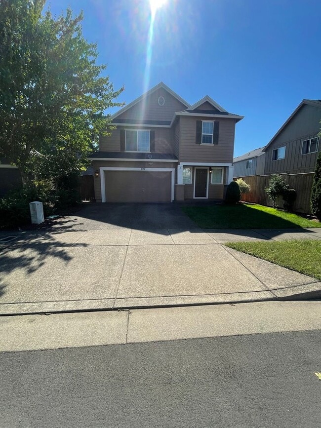 Building Photo - **MOVE IN SPECIAL?** Gorgeous Pet Friendly...