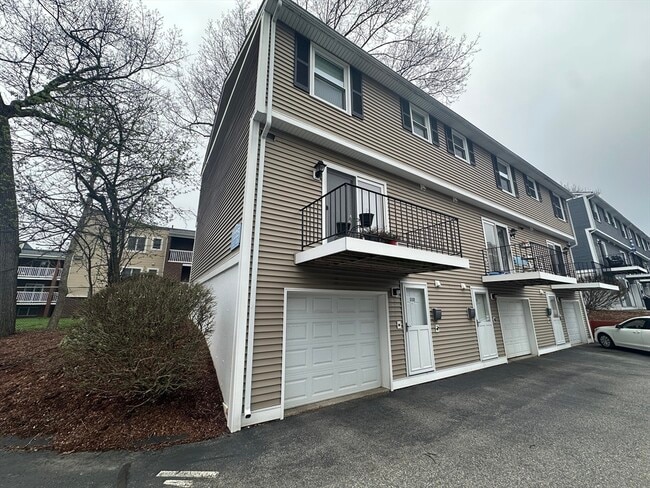 Building Photo - 1225 Pawtucket Blvd