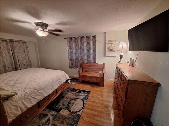 Building Photo - 4050 Yucatan Cir