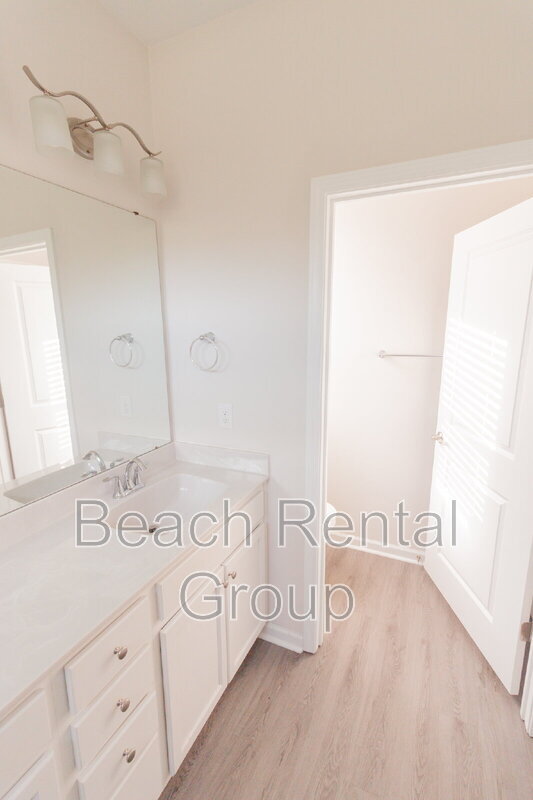 Building Photo - 508 Shellbark Dr