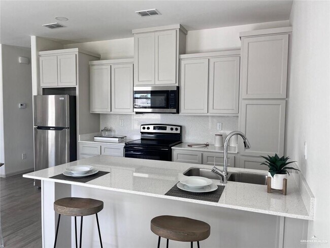 Building Photo - 1308 W Sucre Dr