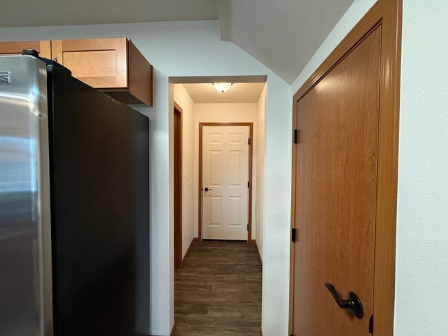 Building Photo - 612 S Chronicle Rd