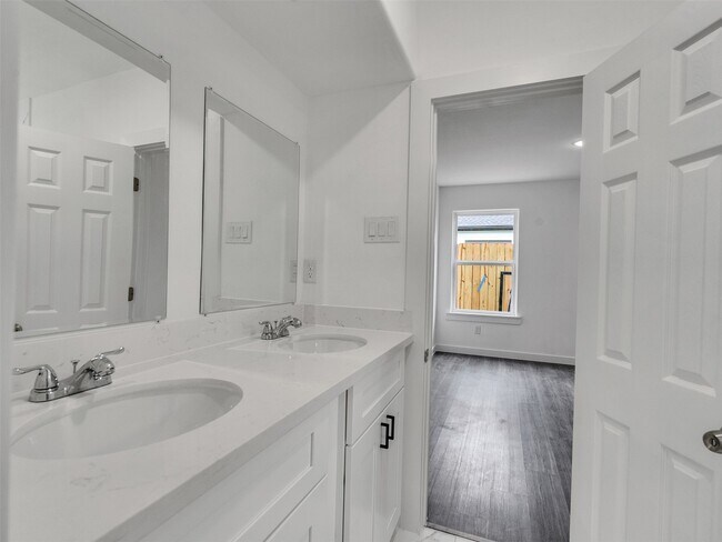 Building Photo - 6742 Madrid St