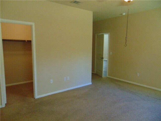 Building Photo - 305 Cibolo Creek Dr
