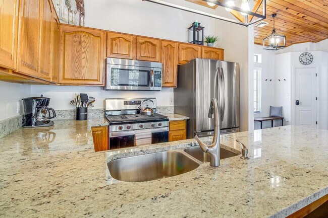 Building Photo - 311 S 16th St