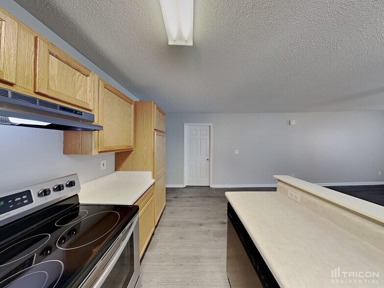 Building Photo - 105 W Waverly Pl Ct