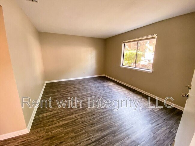 Building Photo - 1445 Willow Bend Way