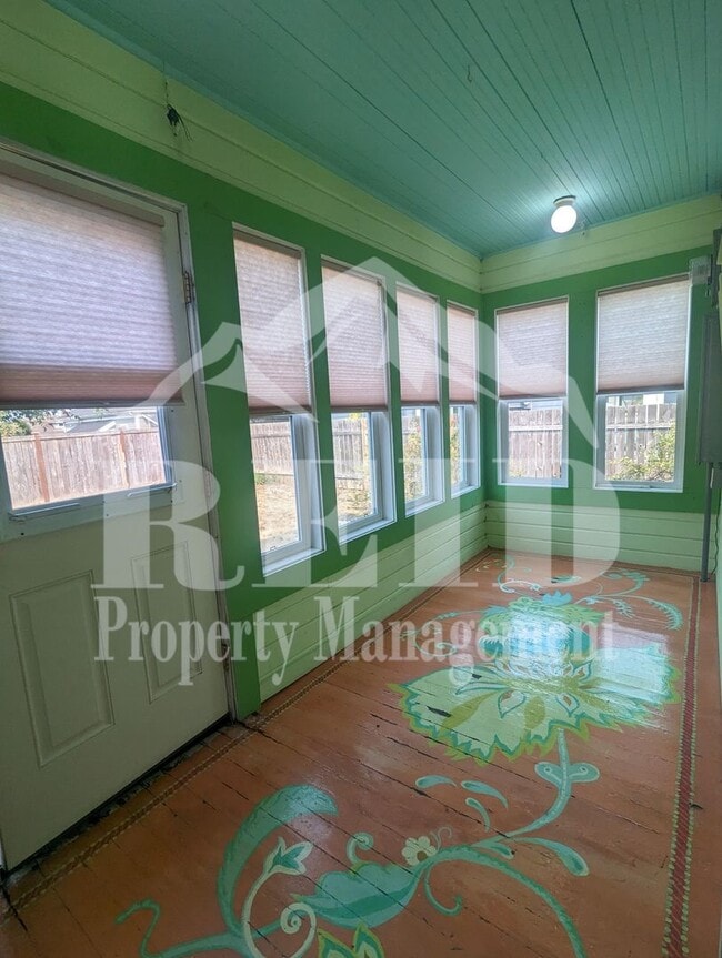 Building Photo - Charming 3-Bedroom Bremerton Home
