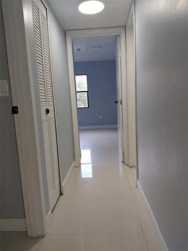 Building Photo - 8350 N Missionwood Cir