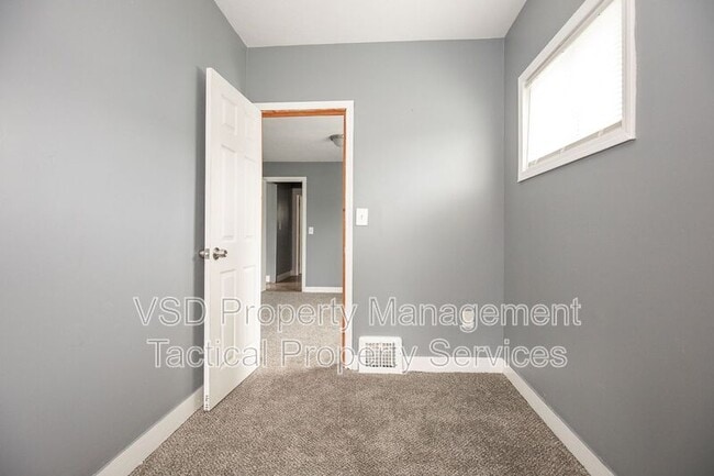 Building Photo - 3486 W 60th St