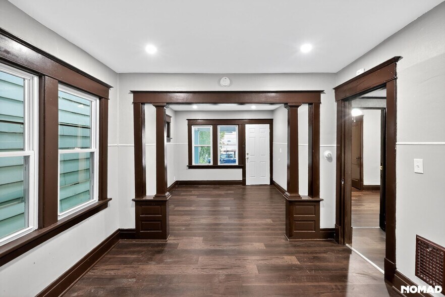 Building Photo - 118 Pries Ave