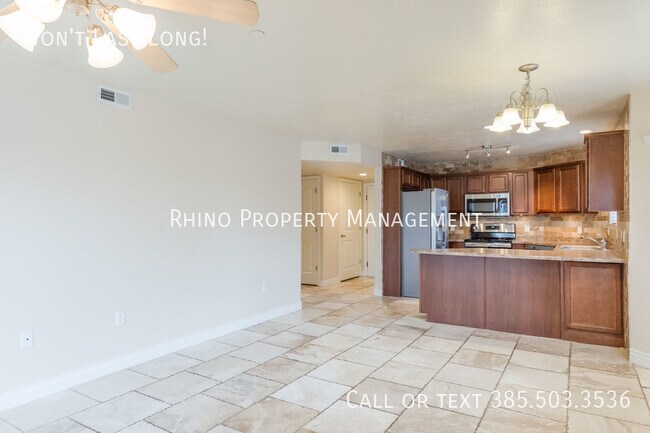 Building Photo - 56 E Resaca Dr