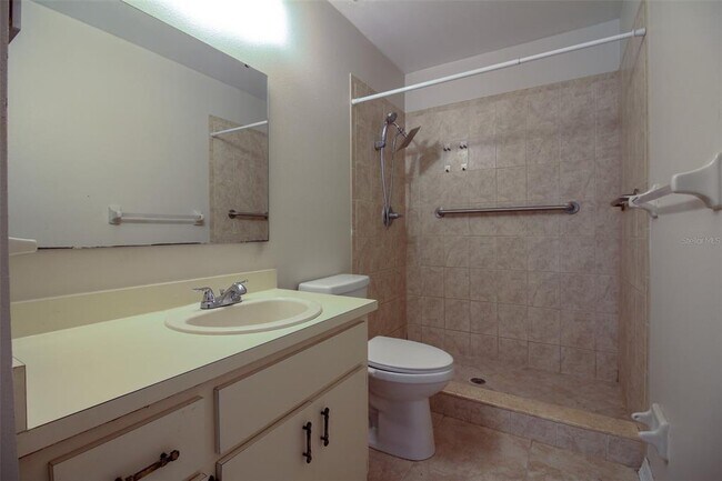 Building Photo - 906 Winnie Ln