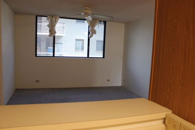 Building Photo - FOR RENT-1314 Kinau ST #204