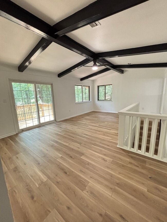 Building Photo - Spacious and beautifully updated 4-bedroom...