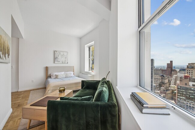 Interior Photo - 20 Exchange