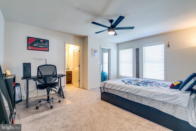 Building Photo - 23582 Prosperity Ridge Pl