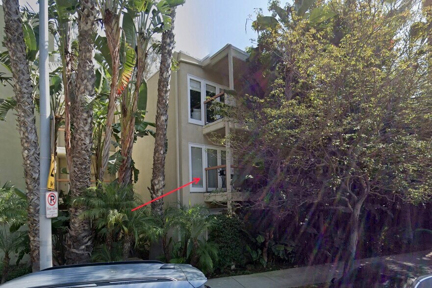 Building Photo - 330 S Barrington Ave