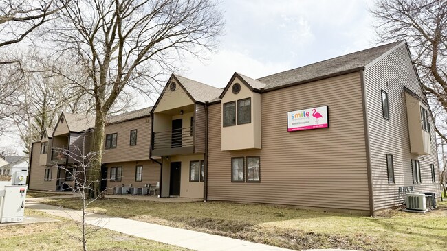 Interior Photo - 809 W Stoughton St