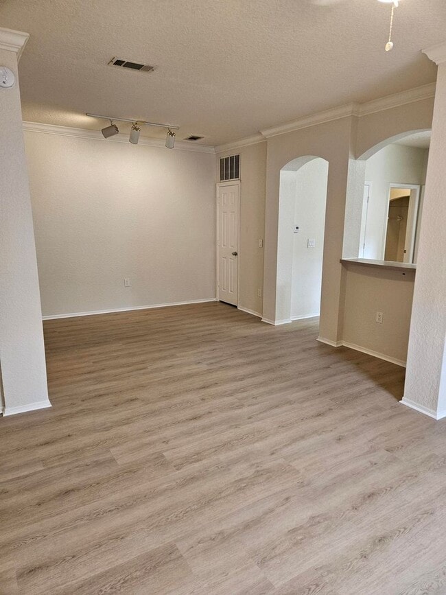 Building Photo - Lake Mary Townhome