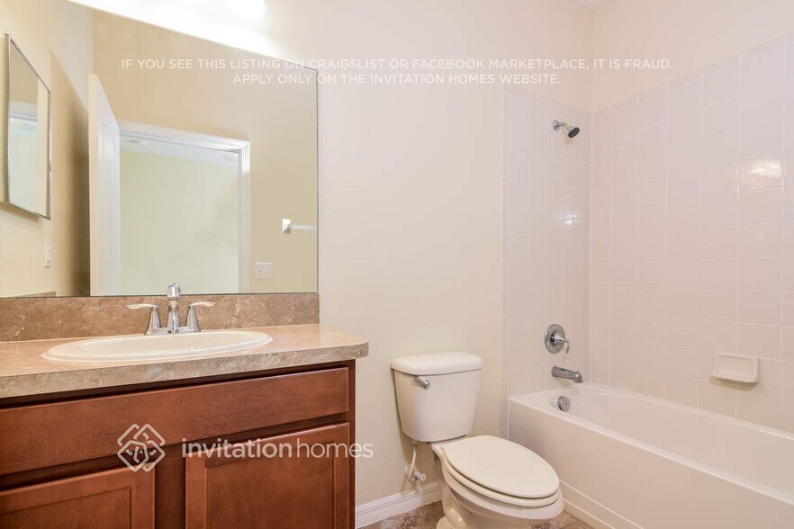 Building Photo - 3247 Berwick Ln