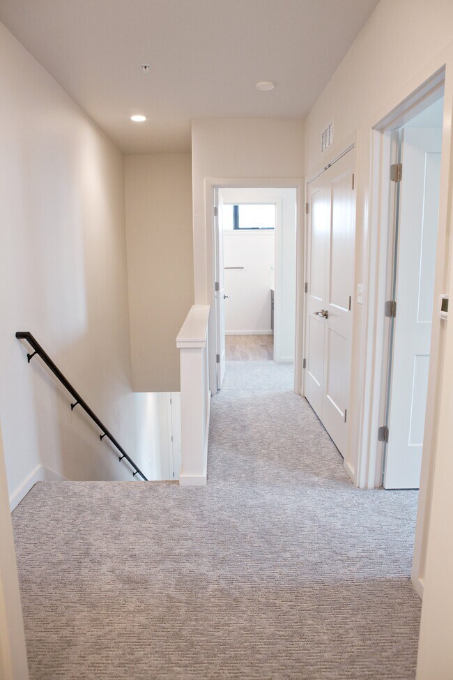 Country Crossroads 955 W 17th St Junction City OR 97448 Apartment Finder