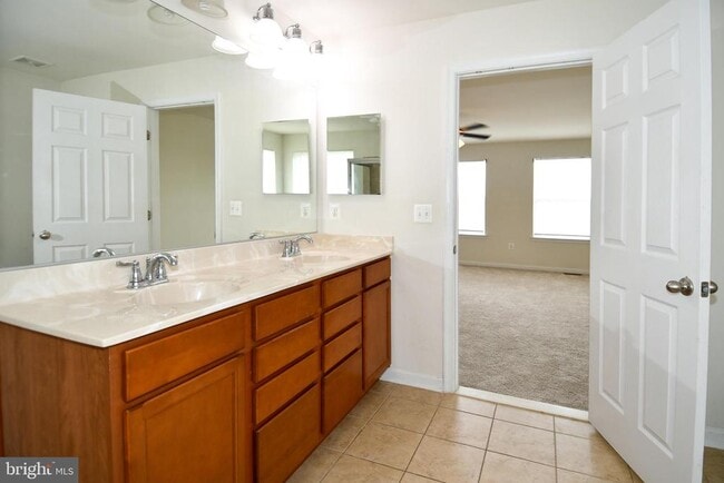 Building Photo - 3082 American Eagle Blvd