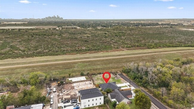 Building Photo - 9716 Fillmore St