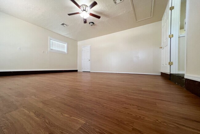 Building Photo - 3137 SW 65th Pl