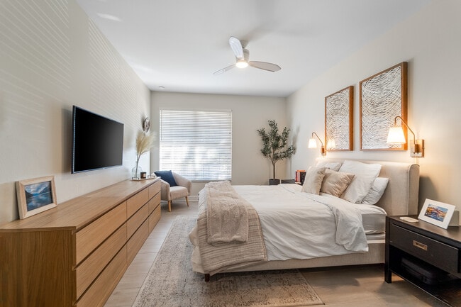 Building Photo - 607 S Glen Ave